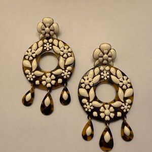 J.Crew vintage statement earrings Cream/White Floral Tortoiseshell